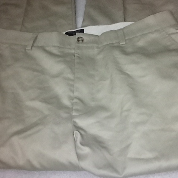 NEVER WORN Like New, Dockers 36x29 Mens Khaki Pants Relaxed Fit Stain Defender - Picture 3 of 11